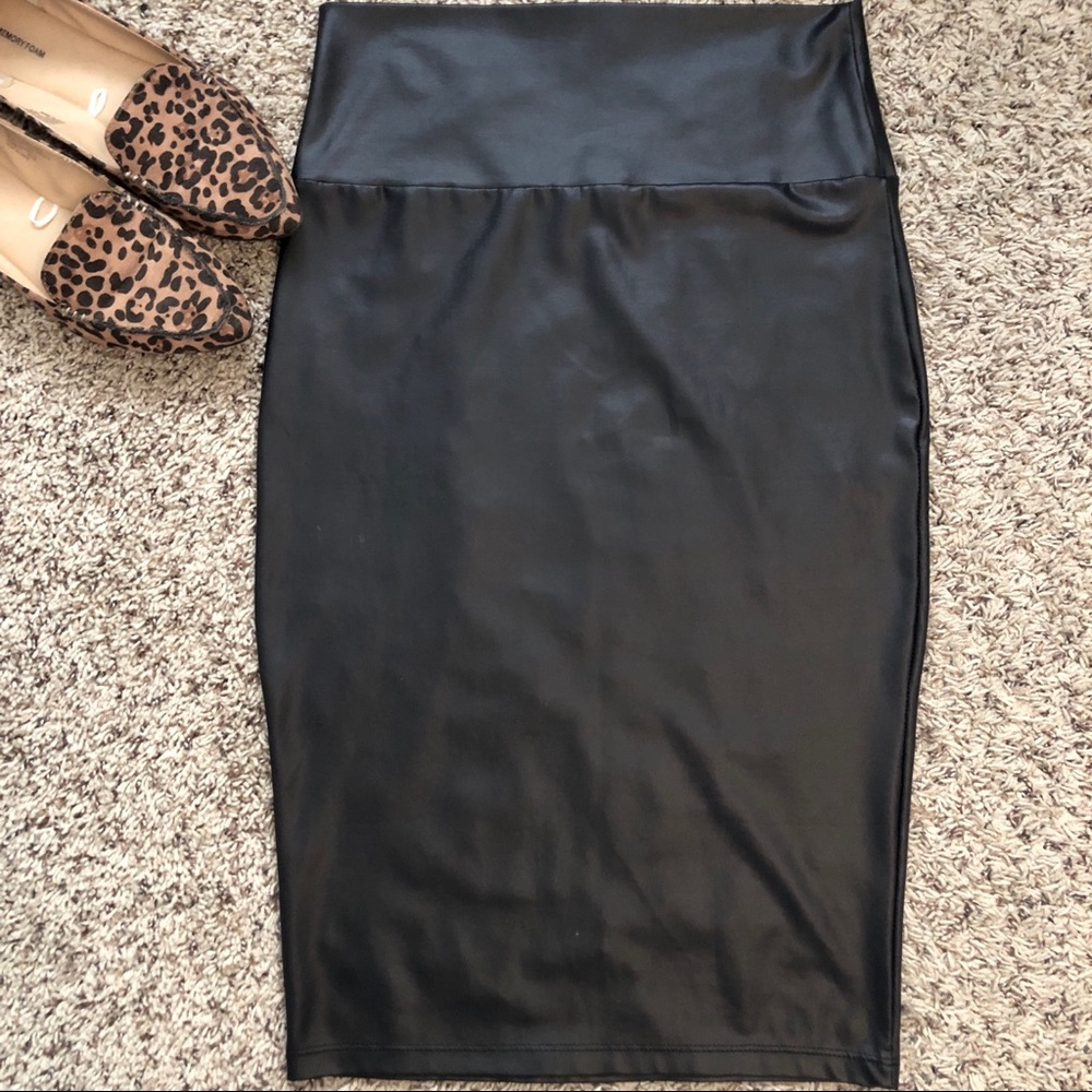 Black faux leather high waisted pencil skirt